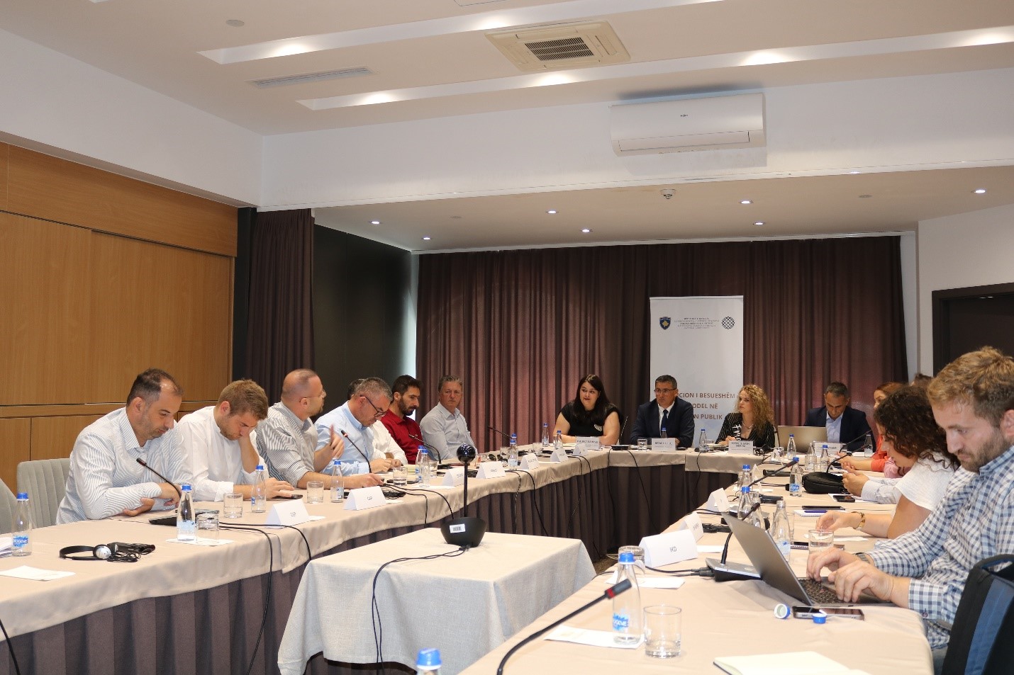 Instituti AAB mori pjesë në tryezen e diskutimit me temë “Strategjia e Zyrës Kombëtare të Auditimit për auditimet e performancës dhe përfshirja e shoqërisë civile”